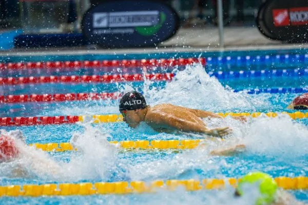 male swimmer freestyle